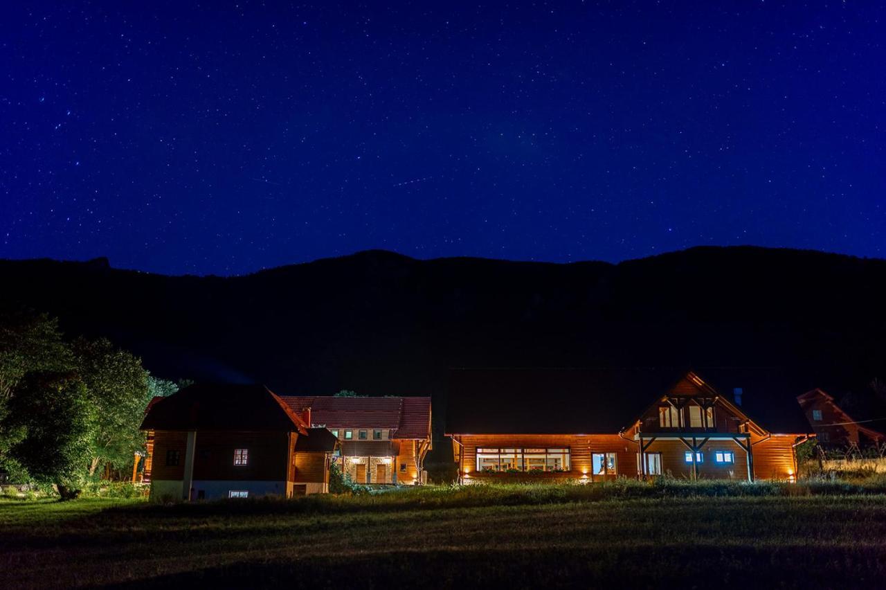 Affittacamere House Mrzlin Grad Korenica Esterno foto